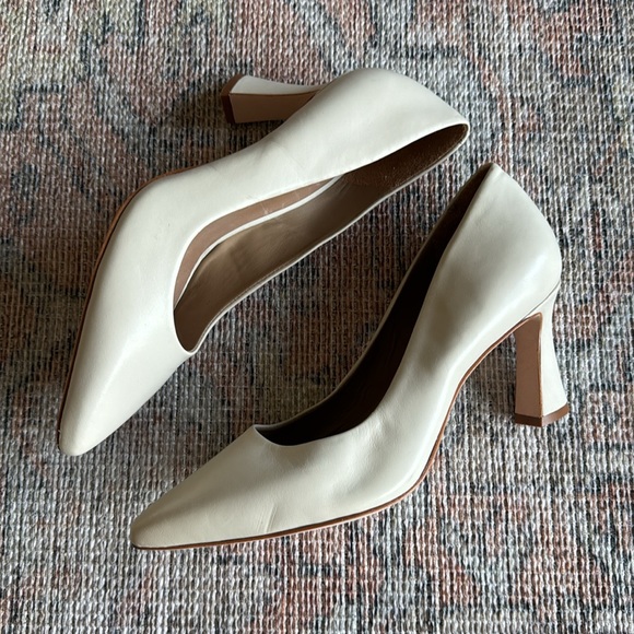 Bernardo Faryn Pump Heels - Picture 5 of 9